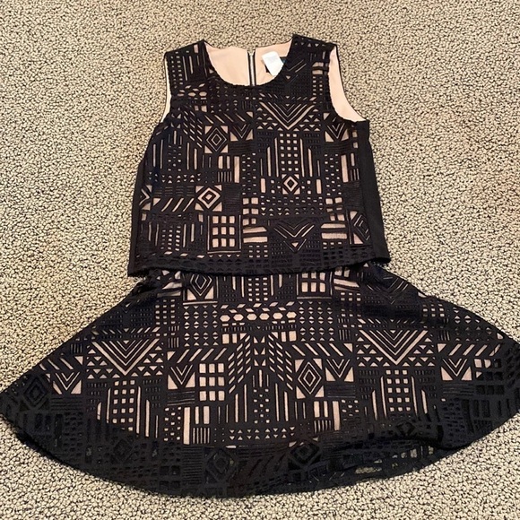 By Debra "Lace" Girls 2 Skirt & Top Set Size Girls Medium- Like New - Picture 1 of 5